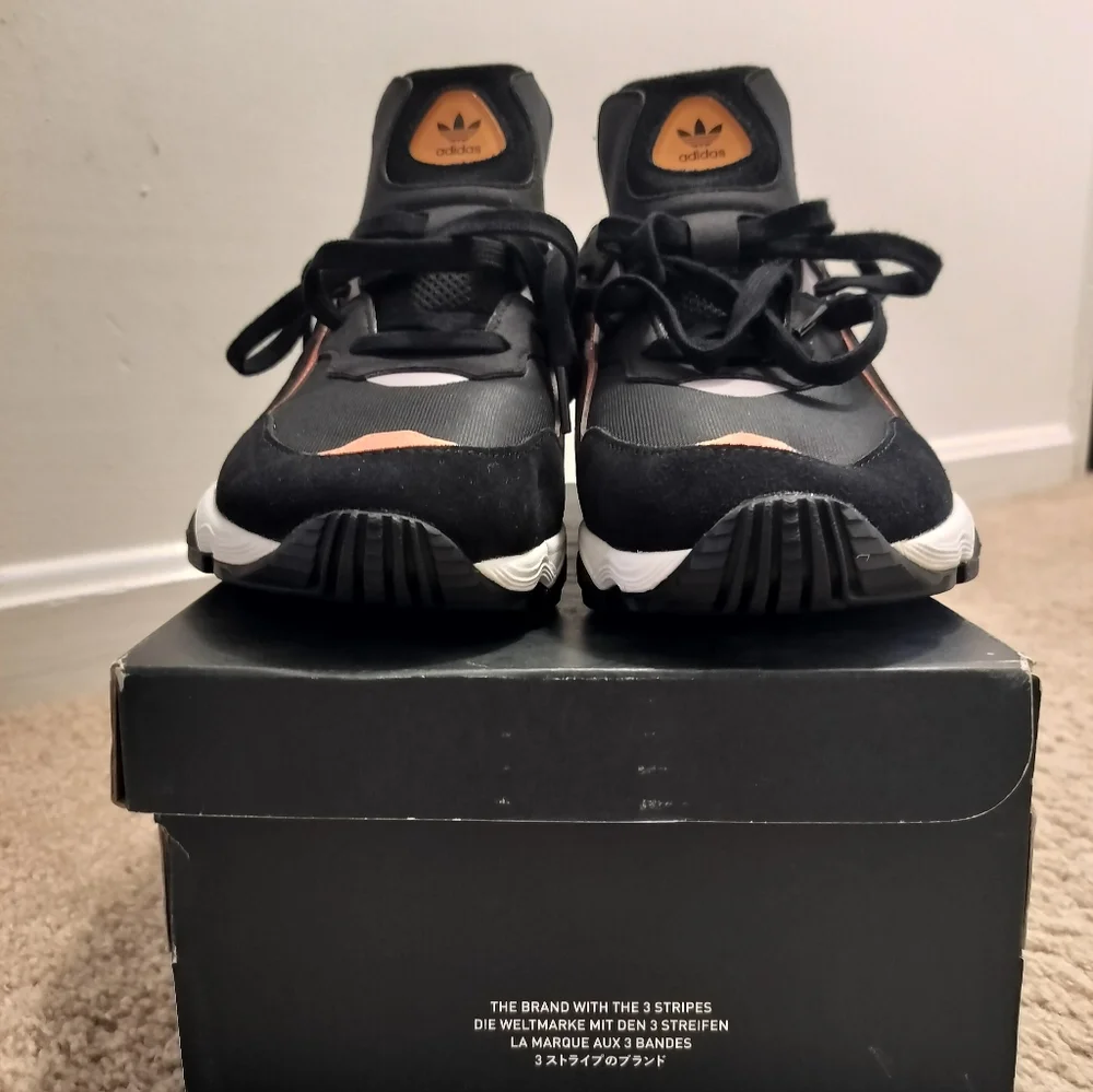 Adidas - Picture 2 of 9